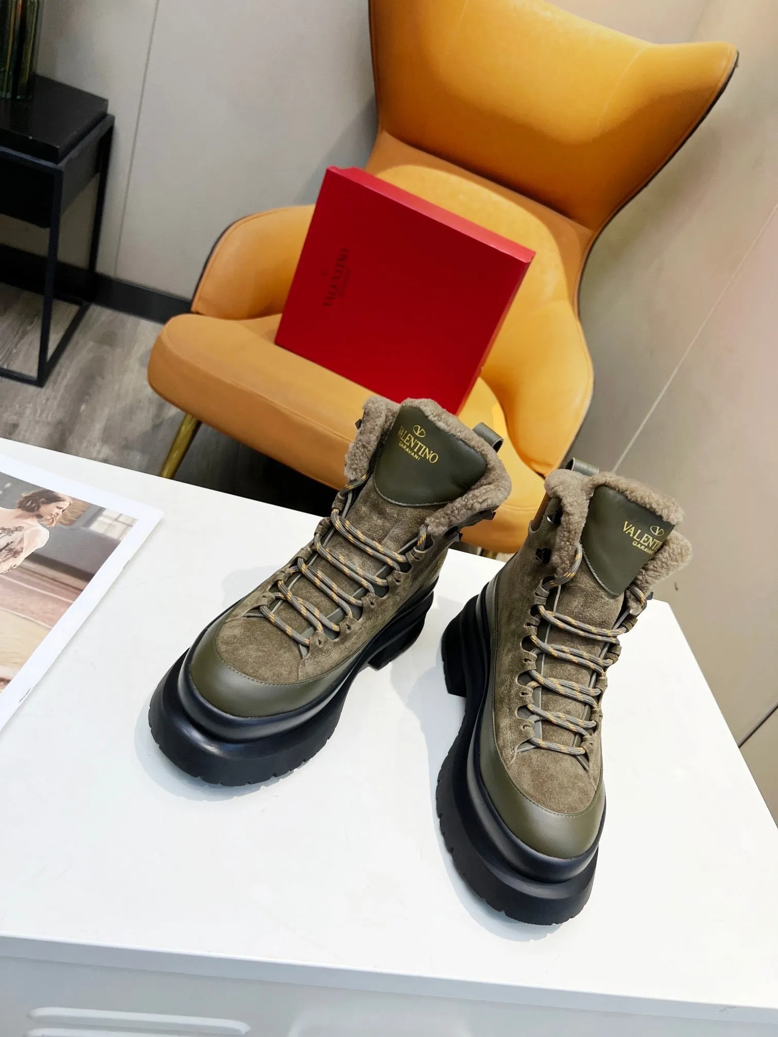 SE1190 Valention Lace-up Boots / Size5-10